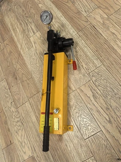 Manuaalne hüdrauliline pump